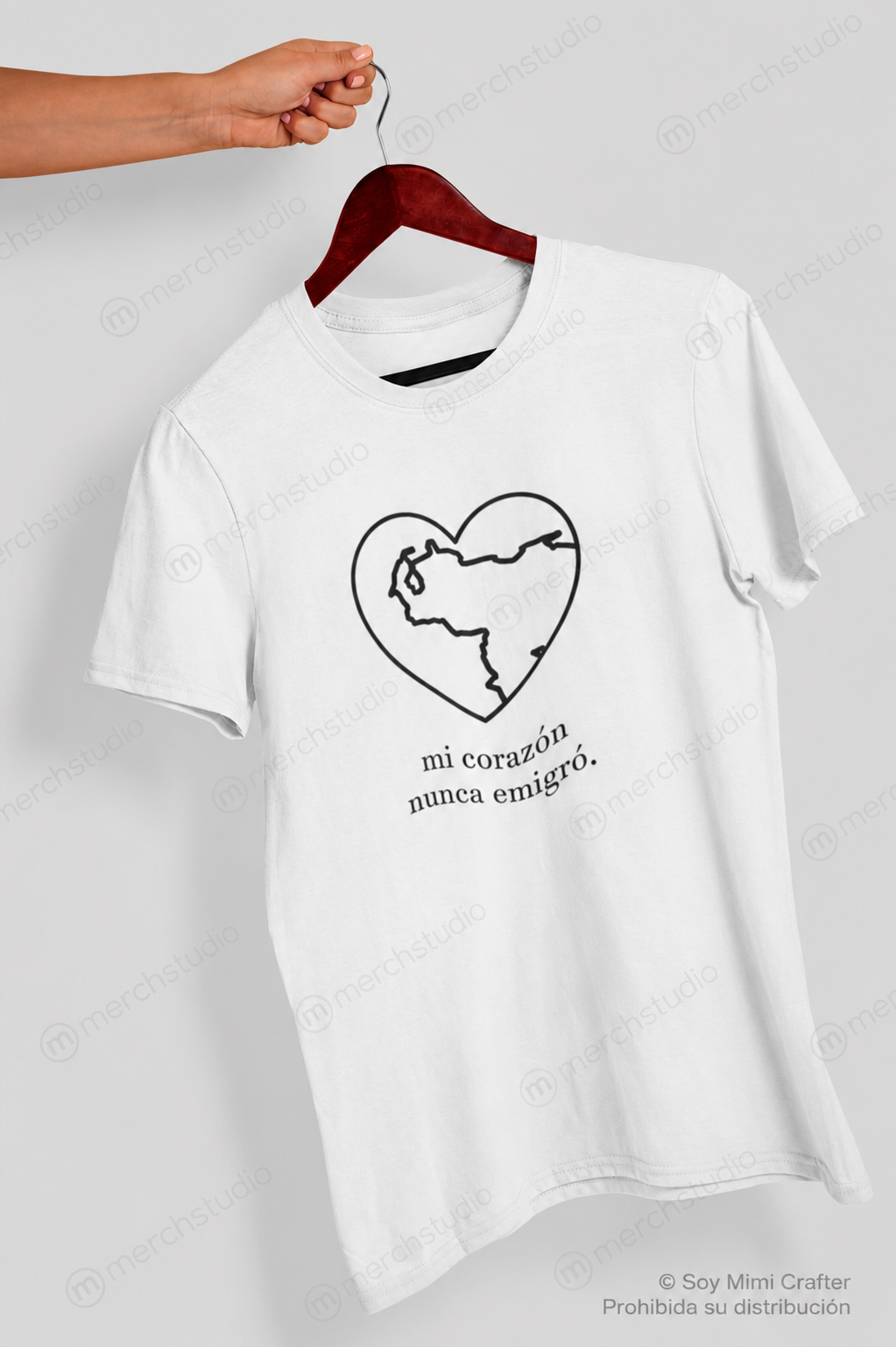 Camiseta mi corazón nunca emigró